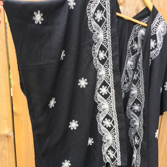 Memories brand Wrap |Black and white | NWT - Picture 4 of 8